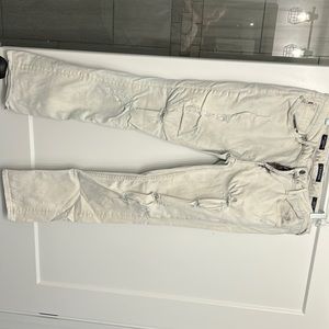 Vigoss tomboy jeans. White/cream color